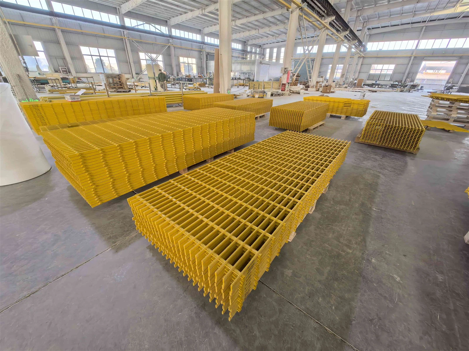 Pultruded FRP grating walkway designed for high load industrial platforms Pultruded FRP grating walkway designed for high load industrial platforms